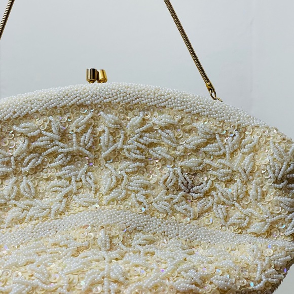 Vintage 60s White Beaded Clutch with Gold Tone Clasp - Picture 3 of 9